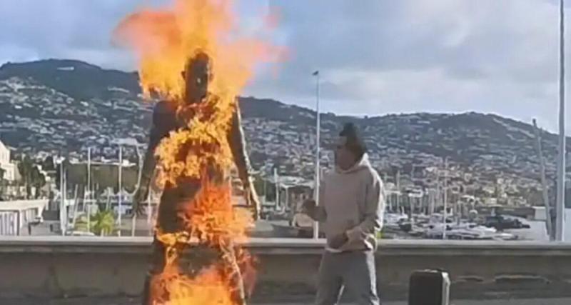  - "Le dernier avertissement de Dieu", la statue de Ronaldo incendiée au Portugal