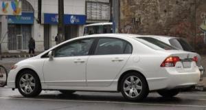 Dans cette capitale, rouler en voiture blanche est obligatoire