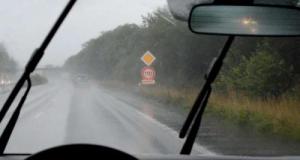 De nombreux conducteurs ont pris d’énormes risques pendant les inondations : « Une voiture n'est pas un bateau ! »