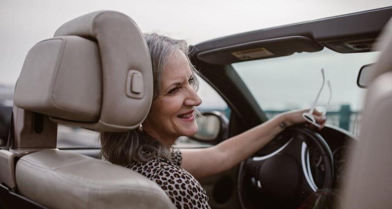  - Un macaron "S" obligatoire en 2026, les séniors vont-ils devoir se signaler au volant ?