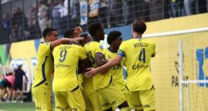 Sochaux s’offre le choc à Orléans, Caen résiste à dix, Versailles renversant…