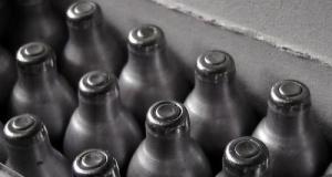 Son comportement suspect en voiture attire les gendarmes, ils découvrent une marchandise énorme