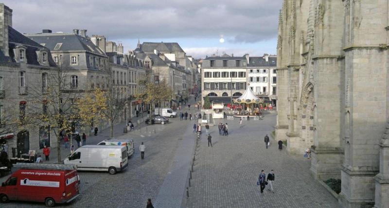  - Il ramène un inconnu en sortant de boite de nuit, l’homme s’en prend à lui pour mauvaise conduite