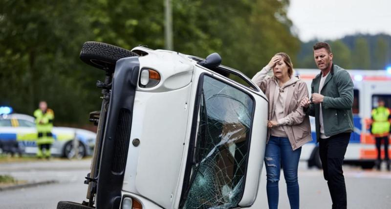  - Une balade en voiture sans permis se finit sur le toit pour une maman et son fils