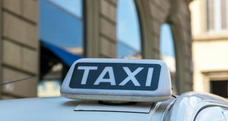  - Une course à 5 000 € jamais réglée : un taxi piégé sur 1 200 kilomètres, il paie tout… et ils prennent la fuite à l’arrivée