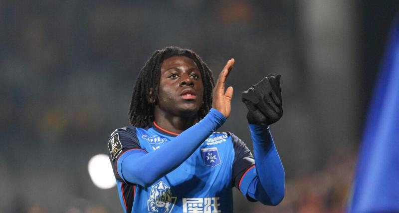  - Mercato : le Paris FC s'offre un crack de l'AJ Auxerre pour plus de 15 millions d'euros