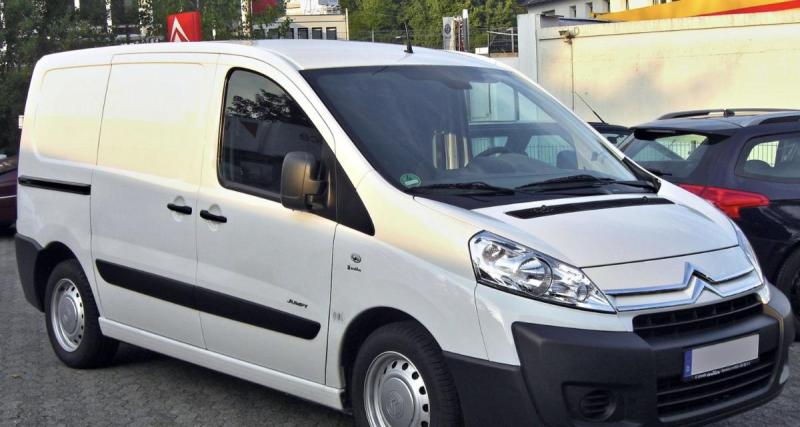 Contrôlé avec une fausse plaque d’immatriculation, il tente une explication qui ne tient pas la route au tribunal