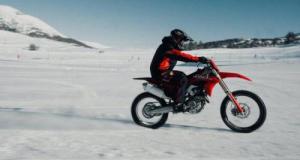 Ducati jusqu'au ski, une collection exclusive juste avant les JO de Milan-Cortina