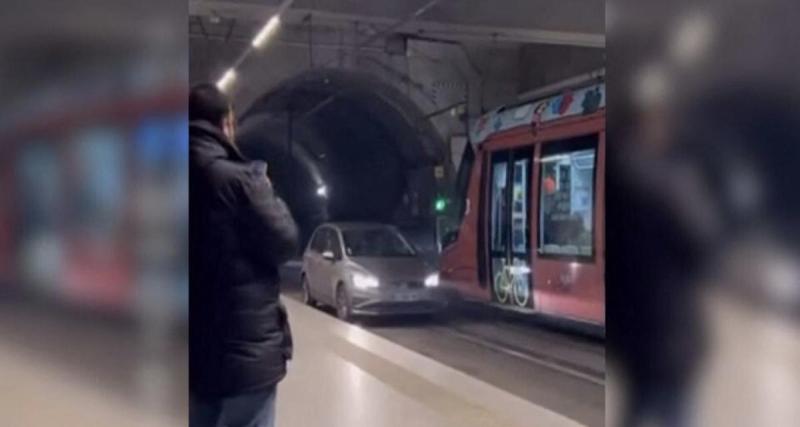  - Une voiture s’engouffre dans le tunnel du tram et bloque totalement la circulation