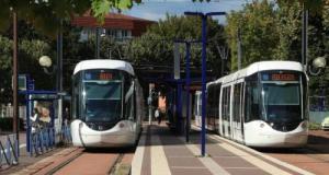 Ivre au volant, il perd le contrôle et finit encastré dans un poteau, le métro paralysé