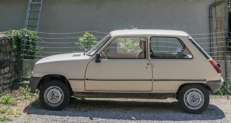  - Vieille de 42 ans, cette Renault ne compte que 42 km au compteur