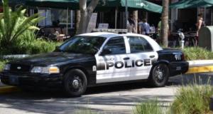 Il achète la voiture de ses rêves et reçoit un message d’un policier américain : l’improbable aventure de cet homme