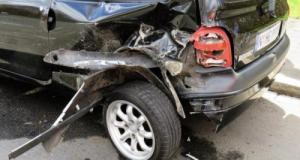 Dans une zone limitée à 30 km/h, trois jeunes roulent à plus de 100 km/h… et finissent dans un mur