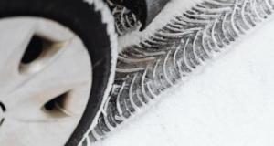 Neige et verglas, le week-end s'annonce difficile sur les routes françaises