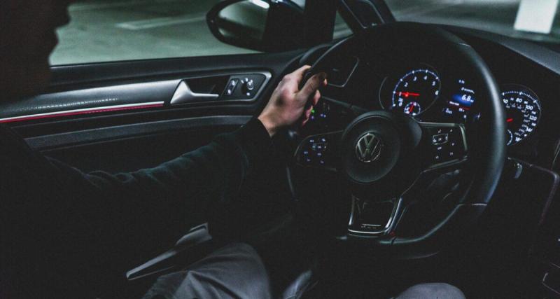 Son patron lui retire sa voiture après des années de tolérance : il arrête de travailler, la justice donne une leçon à l'employeur