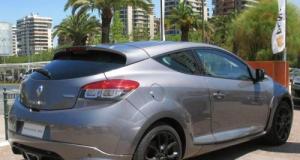 Sans permis, dans une voiture volée et à plus de 240 km/h : la course-poursuite totalement folle