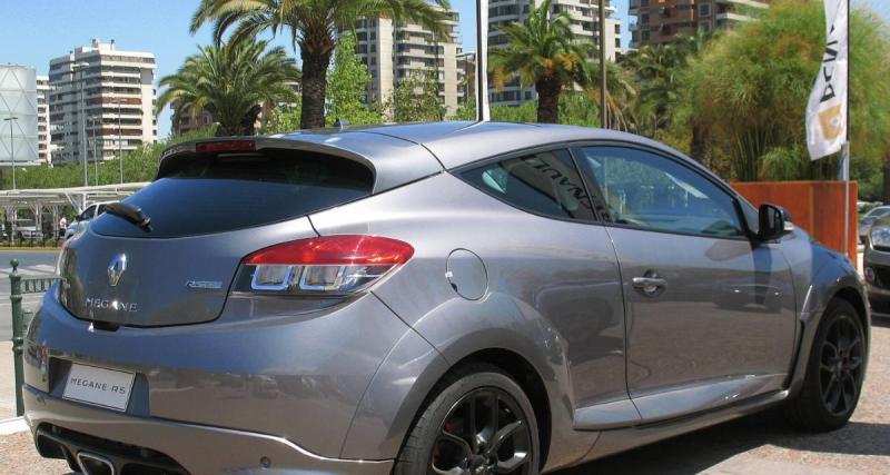  - Sans permis, dans une voiture volée et à plus de 240 km/h : la course-poursuite totalement folle