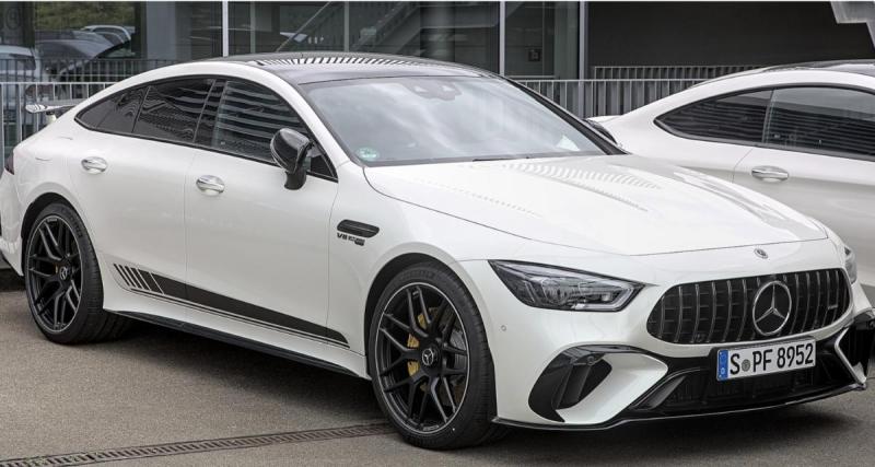 Deux conducteurs flashés en grand excès de vitesse sortent deux excuses lunaires aux gendarmes… Une Mercedes de 850 chevaux en fourrière