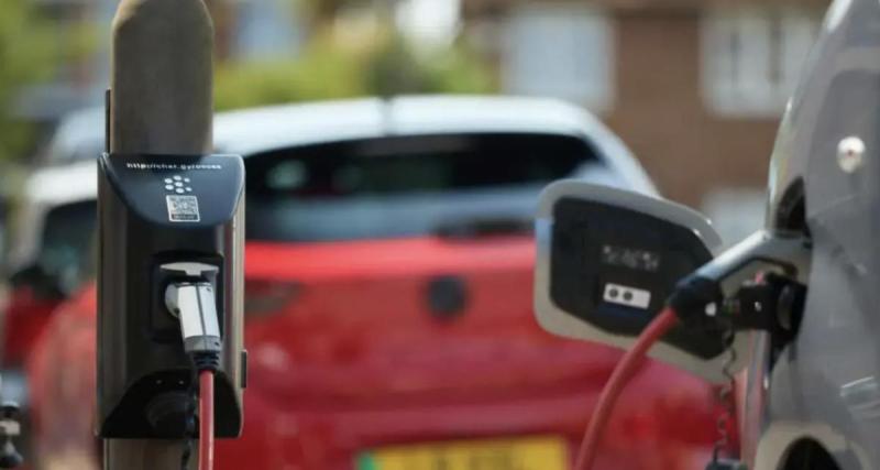  - Dans cette ville, vous pouvez recharger votre voiture électrique directement au lampadaire
