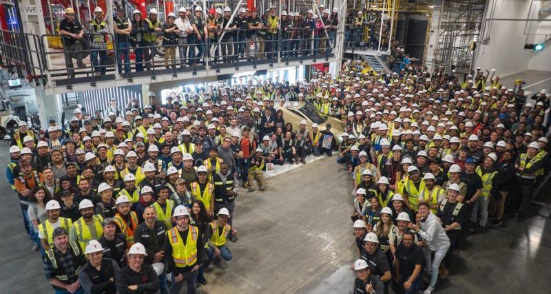  - Le premier Tesla Cybercab est sorti d’usine au Texas, un peu plus tôt que prévu !