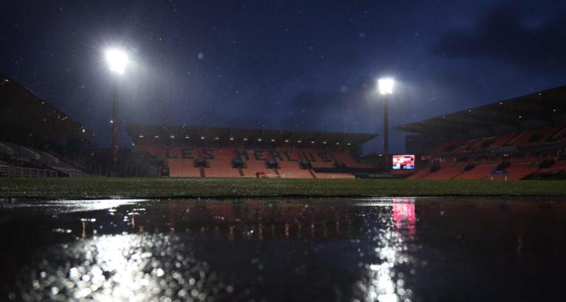  - National 3 : les images effrayantes du stade de Cesson, submergé par les crues