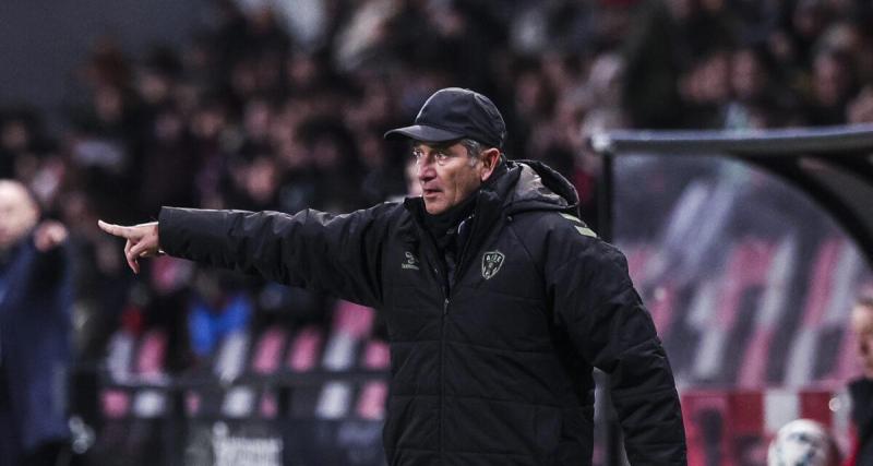  - Ligue 2 : "Laval va vendre chèrement sa peau", Philippe Montanier (ASSE) met en garde ses joueurs