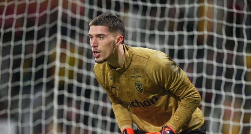  - Robin Risser (Lens) : "J'espère un jour toucher l'équipe de France"