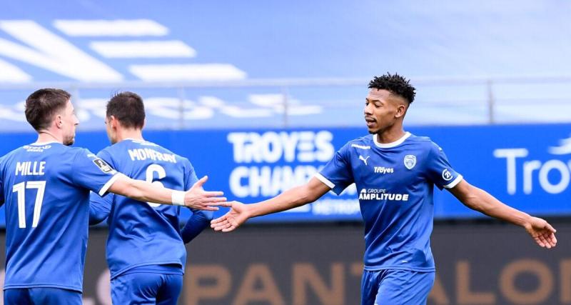  - Ligue 2 : Troyes remporte un match spectaculaire, Reims toujours muet