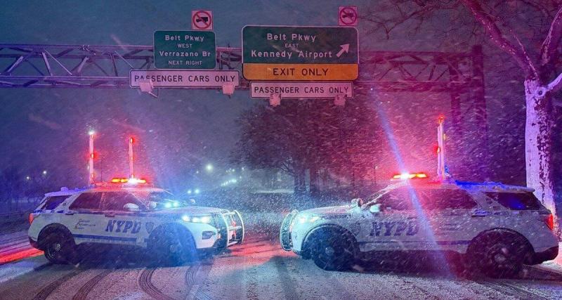  - New York fait face à une tempête quasiment inédite et a interdit la circulation