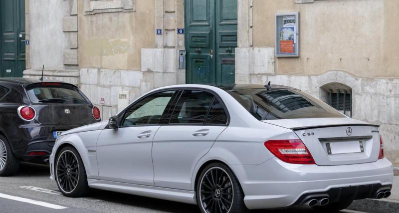  - Quatre adolescents (entre 13 et 15 ans) interpellés à plus de 250 km/h au volant d’une voiture volée de 500 chevaux