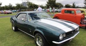 Gardée dans leur garage pendant près de 50 ans, cette voiture aurait pu rapporter 200 000 € à un père et son fils