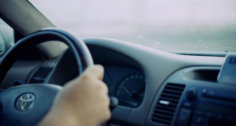  - À 12 ans, il part seul au volant du SUV familial pour aller en cours après avoir manqué son bus