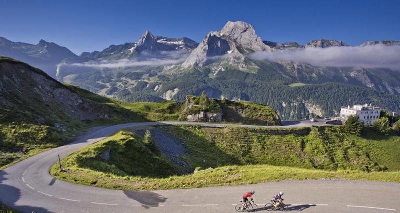Il précipite sa voiture du haut d’une falaise pour escroquer l’assurance : la supercherie découverte