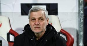 Étoile Rouge - Lille : Genesio se prononce sur un possible choc contre l'OL et lâche une punchline aux détracteurs