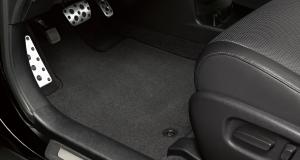 Tapis sur mesure voiture, comment bien le choisir ?