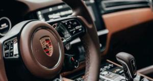 Sa nouvelle voiture de luxe éveille les soupçons : une gendarme accusée d’avoir escroqué un retraité de 90 ans