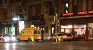 Cet automobiliste fait une sortie de route en pleine nuit et s'encastre dans une maison