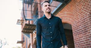 Chemise pour homme : l’expression d’un style affirmé et contemporain