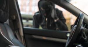 « J’ai juste fouillé un peu » : la réponse ahurissante d’un prévenu impliqué dans un vol de voiture