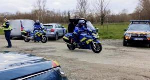 Il s’arrête pour porter secours… le conducteur repart avec sa voiture et plonge huit communes dans le noir