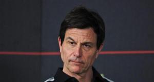F1 : Mercedes aborde la saison avec inquiétude, Wolff sort du silence