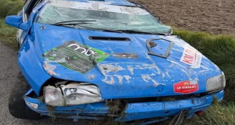  - Il voulait juste tester son bolide de rallye sur une route ouverte : le pilote perd le contrôle et part en tonneaux