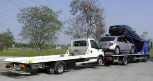 Son garage inondé, il se gare devant chez lui et voit sa voiture partir en fourrière