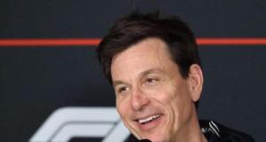 Mercedes : Toto Wolff calme tout le monde et voit deux écuries "très rapide"