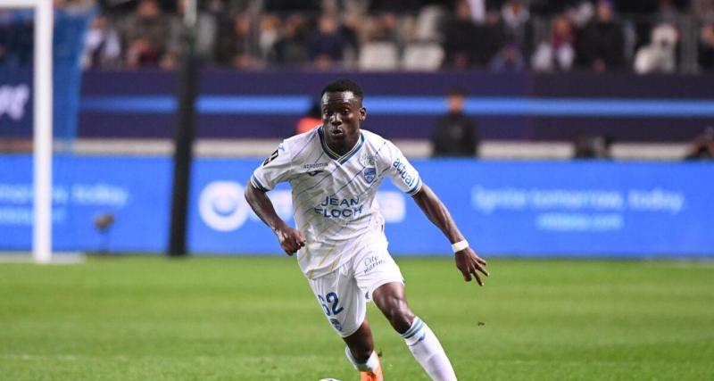  - "Le plus beau but de ma vie" : le Lorientais Arthur Avom Ebong raconte son but exceptionnel contre Lille