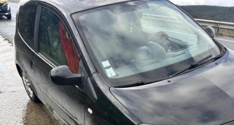  - Il roule avec une roue en moins : la gendarmerie stoppe sa voiture transformée en « tricycle »