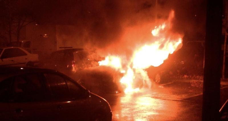 Chassé par sa compagne, il met le feu à sa voiture en plein centre-ville