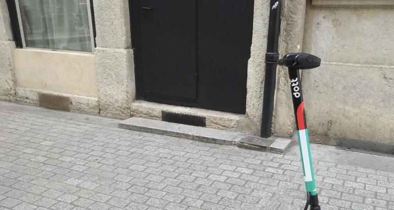  - Lancé à plus de 90 km/h en trottinette électrique sur l’autoroute, ce pilote « a choqué pas mal de monde »