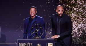 Henry affiche une musculature folle, Mbappé le chambre direct sur les réseaux