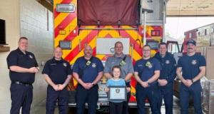 Une fillette de 9 ans sauve un conducteur coincé dans un pick-up tombé dans l’eau après un malaise : son sang-froid a permis l’intervention des secours à temps